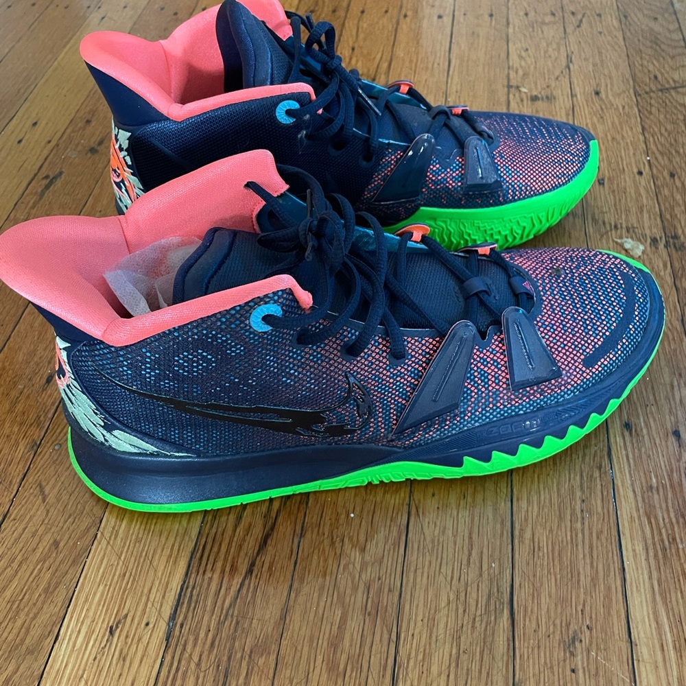 Nike Kyrie 7s - like-new - size 13